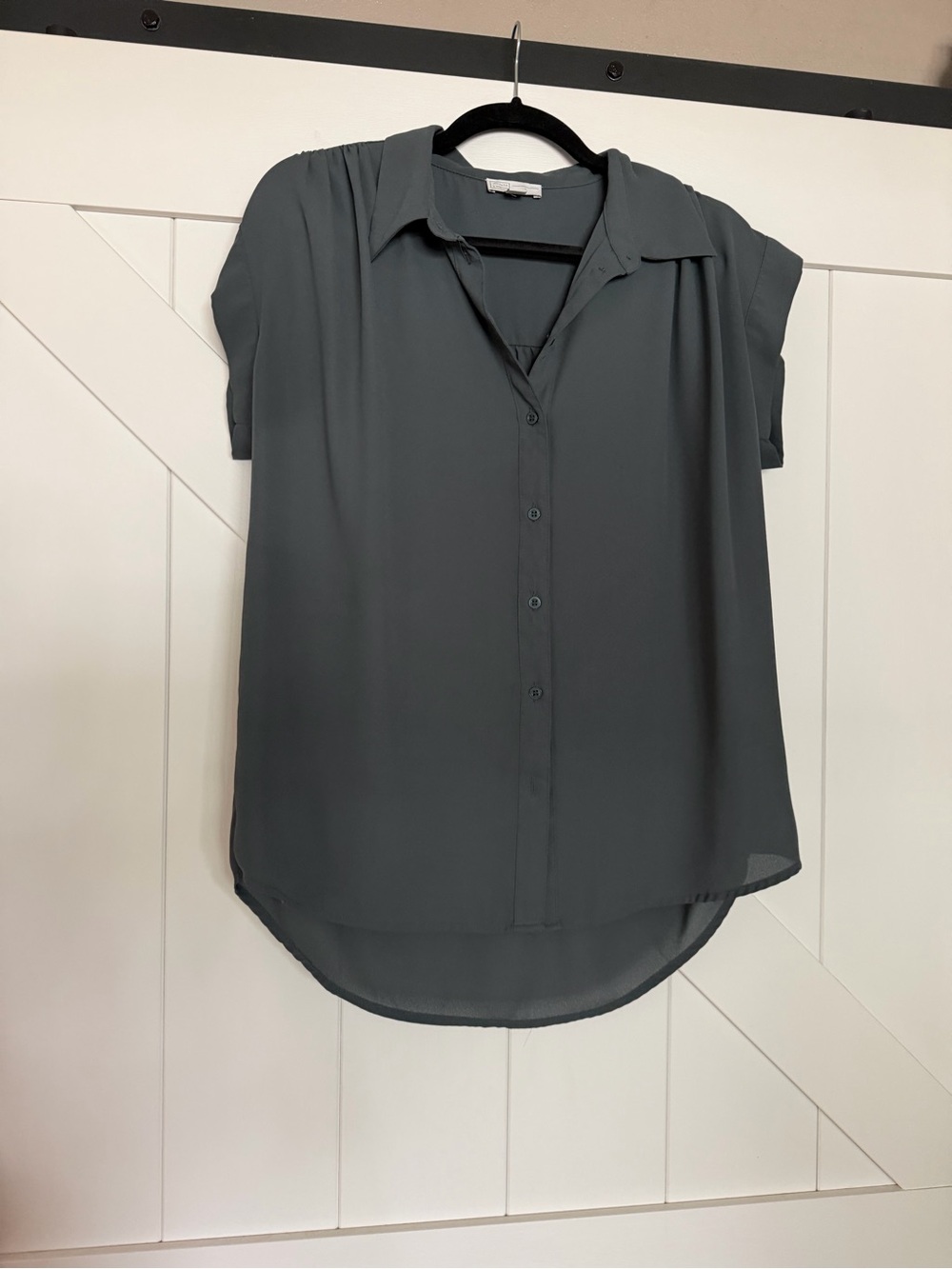 14th & Union Teal Gray Button-Front Cap Sleeve Blouse
